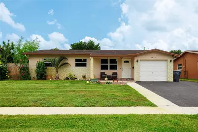 6870 Pershing St, Hollywood, FL 33024 - Photo 2