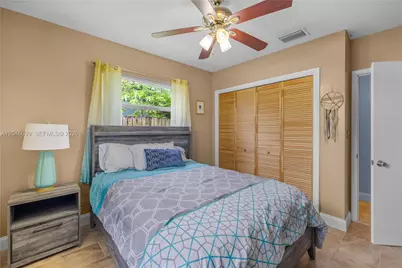 6870 Pershing St, Hollywood, FL 33024 - Photo 24