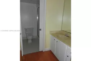 1000 SW 125th Ave, Pembroke Pines, FL 33027 - Photo 6