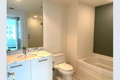 500 Brickell Ave #2006, Miami, FL 33131 - Photo 22