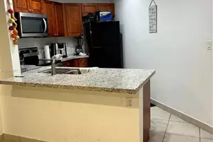 9421 Fontainebleau Blvd, Miami, FL 33172 - Photo 6