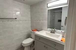 9421 Fontainebleau Blvd, Miami, FL 33172 - Photo 20
