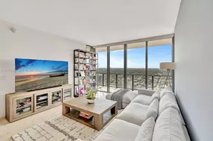 88 SW 7th St, Miami, FL 33130 - Photo 1