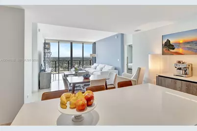 88 SW 7th St #3604, Miami, FL 33130 - Photo 4