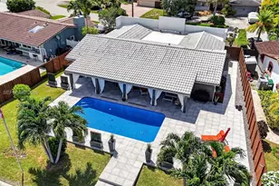 966 SE 9th Ave, Pompano Beach, FL 33060 - Photo 2