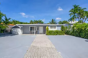 801 NW 17th Ct, Miami, FL 33125 - Photo 1