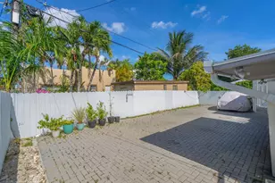 801 NW 17th Ct, Miami, FL 33125 - Photo 10