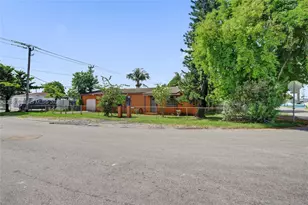 3560 NW 95th St, Miami, FL 33147 - Photo 38