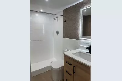17021 N Bay Rd #124, Sunny Isles Beach, FL 33160 - Photo 12