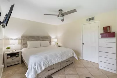 9101 Sunrise Lakes Blvd #202, Sunrise, FL 33322 - Photo 10