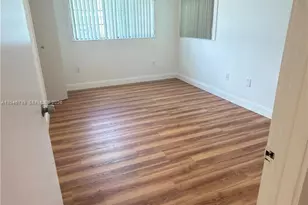 469 NE 207th Ln, Miami, FL 33179 - Photo 16
