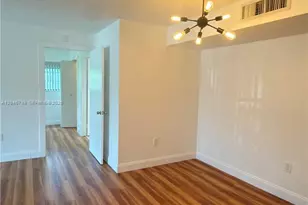 469 NE 207th Ln, Miami, FL 33179 - Photo 12