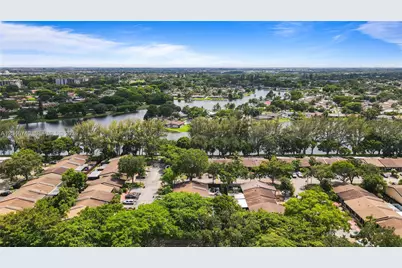 10311 Laurel Ct, Pembroke Pines, FL 33026 - Photo 58