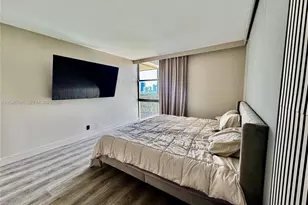 20379 W Country Club Dr, Aventura, FL 33180 - Photo 16