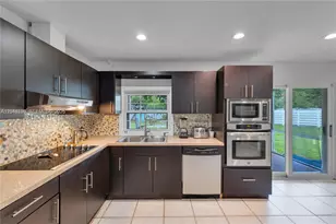14630 SW 147th Ct, Miami, FL 33196 - Photo 6