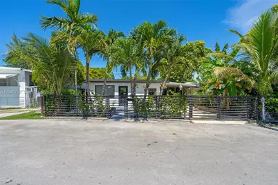 13625 NE 20th Pl, North Miami Beach, FL 33181 - Photo 4