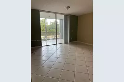 9725 NW 52nd St #210, Doral, FL 33178 - Photo 4