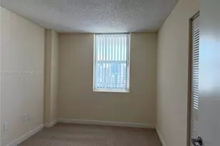 915 NW 1st Ave, Miami, FL 33136 - Photo 8