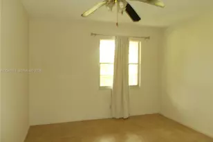 13450 SW 3rd St, Pembroke Pines, FL 33027 - Photo 12