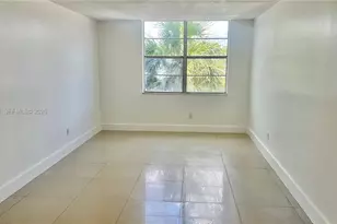 488 NW 165th St Rd, Miami, FL 33169 - Photo 10