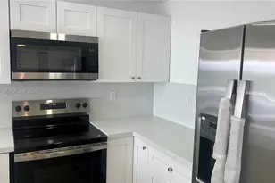 488 NW 165th St Rd, Miami, FL 33169 - Photo 4