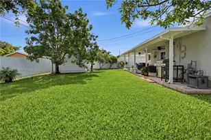 10451 SW 201st Terrace, Cutler Bay, FL 33189 - Photo 12