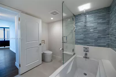 2000 Towerside Ter #1910, Miami, FL 33138 - Photo 10