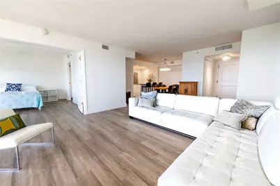 2000 Towerside Ter #1910, Miami, FL 33138 - Photo 4