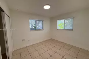 2540 NE 181st St, North Miami Beach, FL 33160 - Photo 4