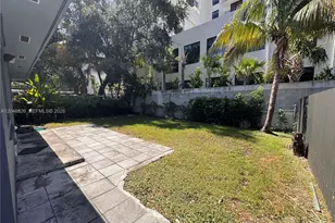 2540 NE 181st St, North Miami Beach, FL 33160 - Photo 12
