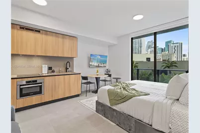 121 NE 5th St #504, Miami, FL 33132 - Photo 4