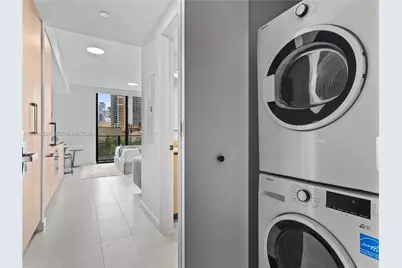 121 NE 5th St #504, Miami, FL 33132 - Photo 18