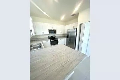 3338 W 112th St, Hialeah, FL 33018 - Photo 14
