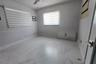 2727 W 70th St, Hialeah, FL 33016 - Photo 18