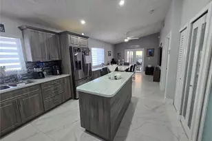 2727 W 70th St, Hialeah, FL 33016 - Photo 10