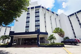 9682 Fontainebleau Blvd, Miami, FL 33172 - Photo 1