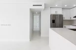 9682 Fontainebleau Blvd, Miami, FL 33172 - Photo 14