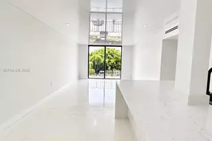 9682 Fontainebleau Blvd, Miami, FL 33172 - Photo 2