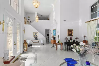 16048 NW 82nd Pl, Miami Lakes, FL 33016 - Photo 4