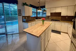 16048 NW 82nd Pl, Miami Lakes, FL 33016 - Photo 38