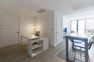 121 NE 34th St, Miami, FL 33137 - Photo 10