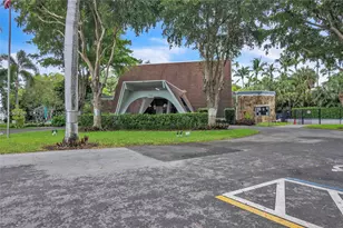 1000 NE 14th Ave, Hallandale Beach, FL 33009 - Photo 12