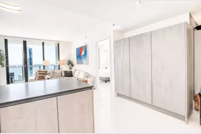 1010 Brickell Ave #2402, Miami, FL 33131 - Photo 6