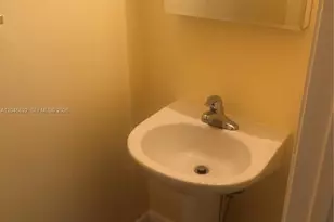 1129 SW 147th Ter, Pembroke Pines, FL 33027 - Photo 8