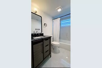 716 Michigan Ave #303, Miami Beach, FL 33139 - Photo 8