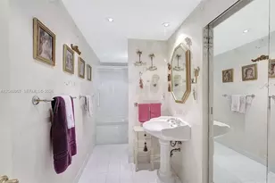 5005 Collins Ave, Miami Beach, FL 33140 - Photo 30