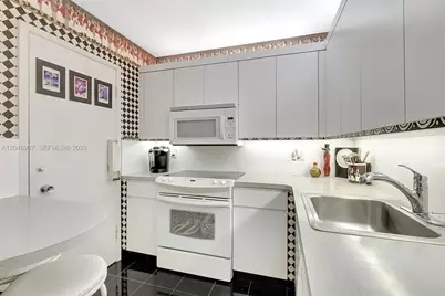 5005 Collins Ave #1224, Miami Beach, FL 33140 - Photo 32