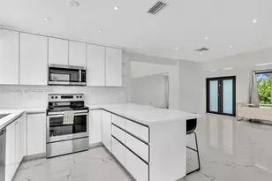 19225 NE 18th Ave, Miami, FL 33179 - Photo 18
