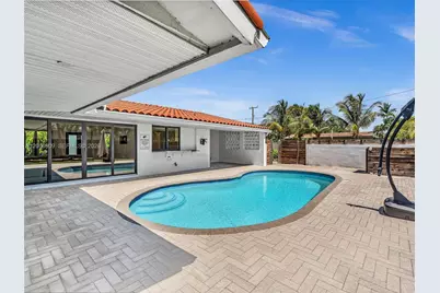 19225 NE 18th Ave, Miami, FL 33179 - Photo 44