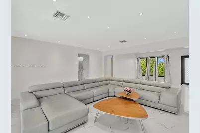 19225 NE 18th Ave, Miami, FL 33179 - Photo 12